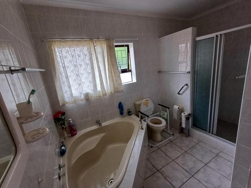 3 Bedroom Property for Sale in Fraaiuitsig Western Cape
